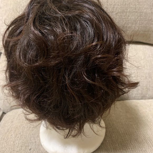 Wig - Picture 3 of 5